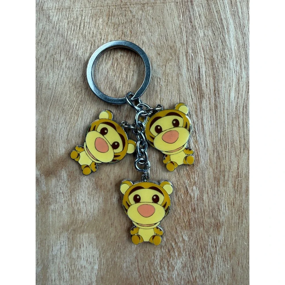 DISNEY Tigger Winnie the Pooh Enamel Charm Keychain Yellow Silver OS